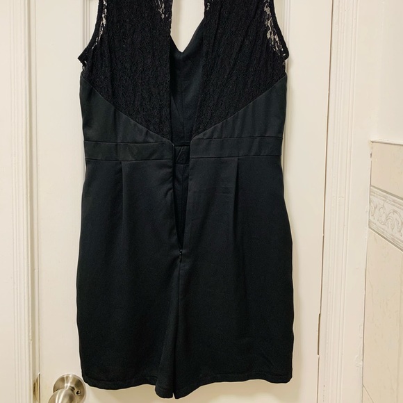 Beautiful black romper 🖤🌺 size 6 - Picture 11 of 14